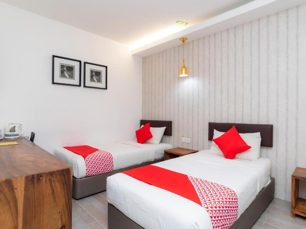 ג'והור בהרו Big Big Hotel מראה חיצוני תמונה